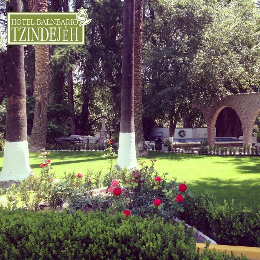 Hotel Balneario Tzindejeh Tasquillo Buitenkant foto